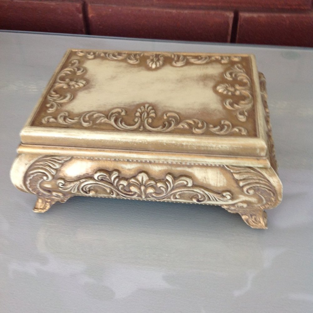 Adorable Resin Gold Colored Jewelry Box
